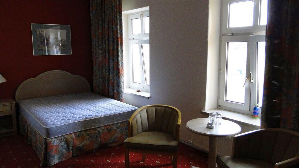 Hotel Dallgow Buitenkant foto