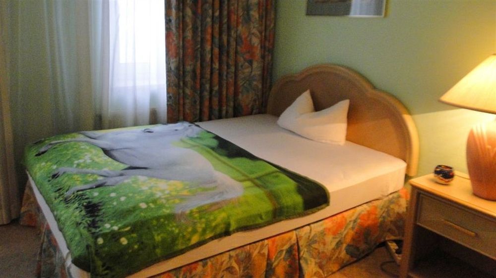 Hotel Dallgow Buitenkant foto