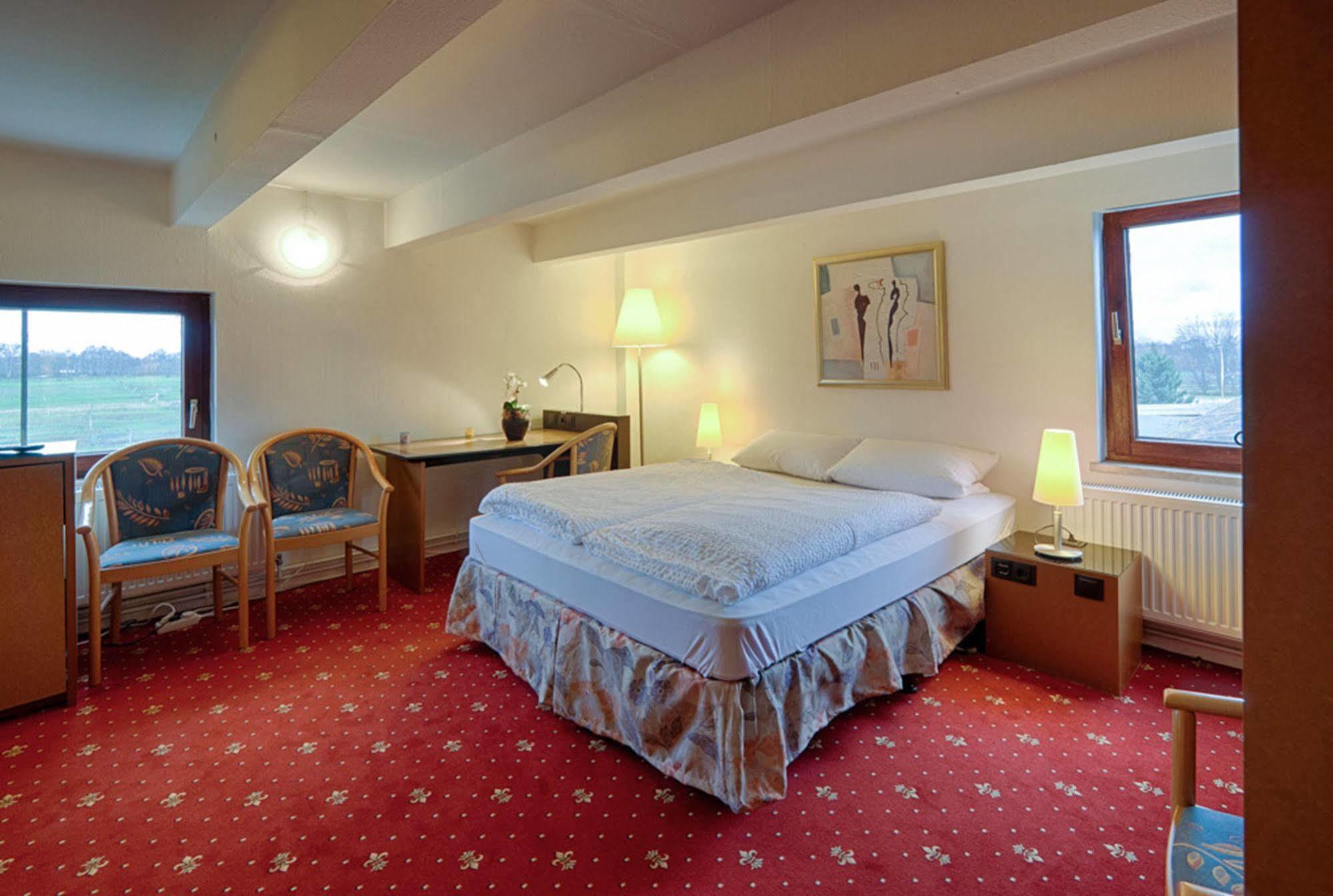Hotel Dallgow Buitenkant foto