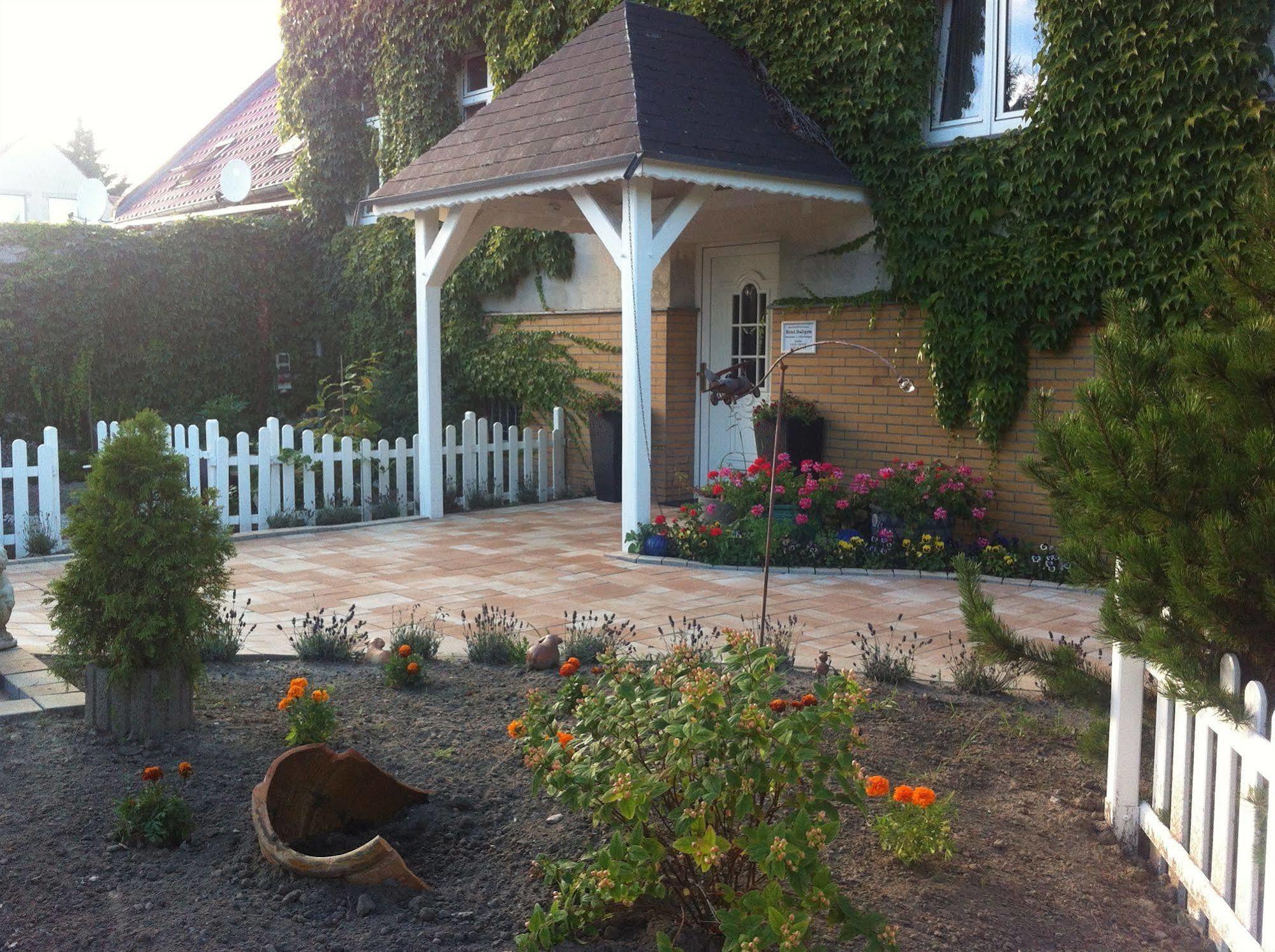 Hotel Dallgow Buitenkant foto