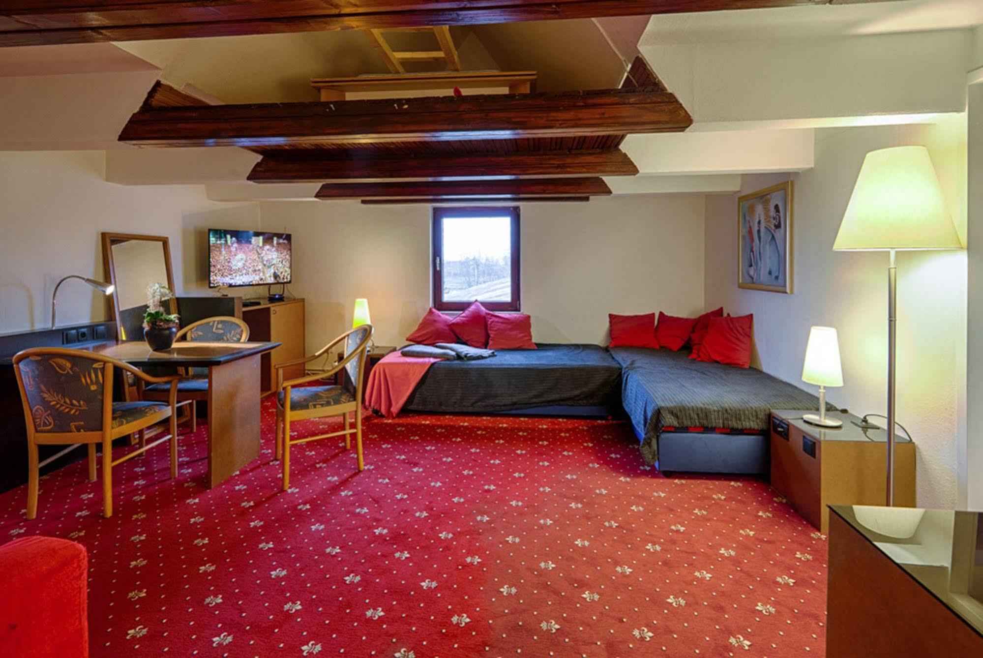 Hotel Dallgow Buitenkant foto